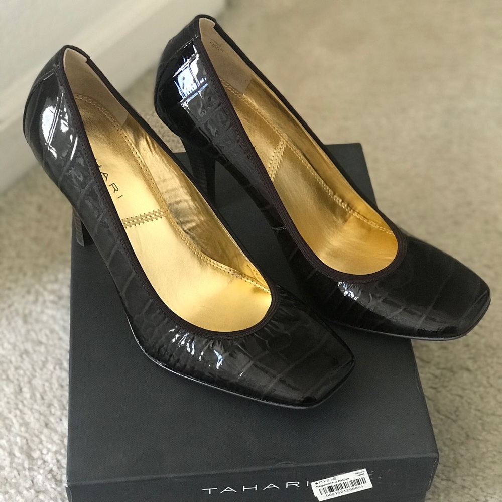 Tahari - Enya Classic Pumps New Espresso